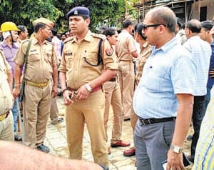Sticks, sticks, tension on the encroachment squad at Naini