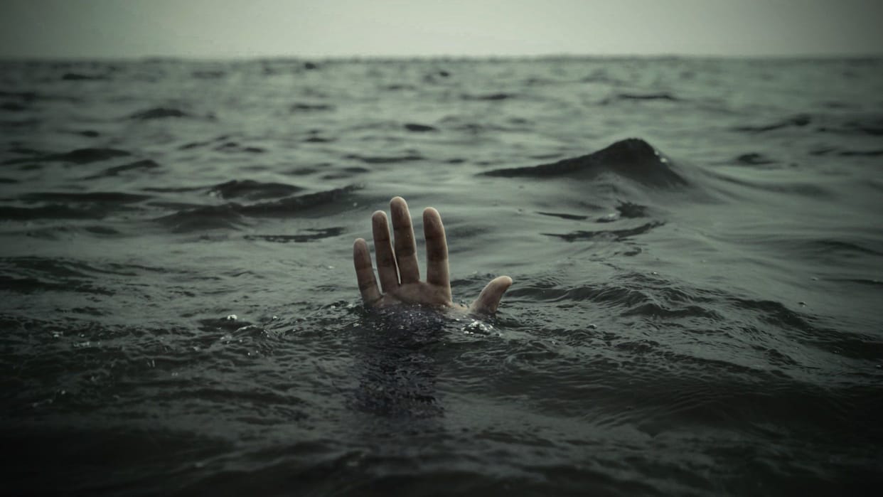 man died due to drowning in gandak flood water in kushiangar