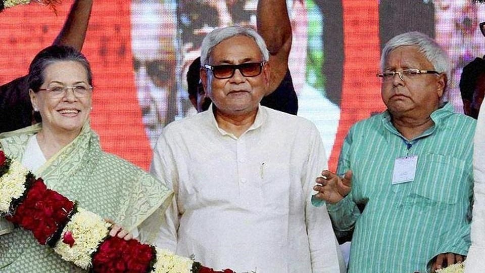 Congress President Sonia Gandhi talked to Lalu Yadav tejaswi yadav can resign