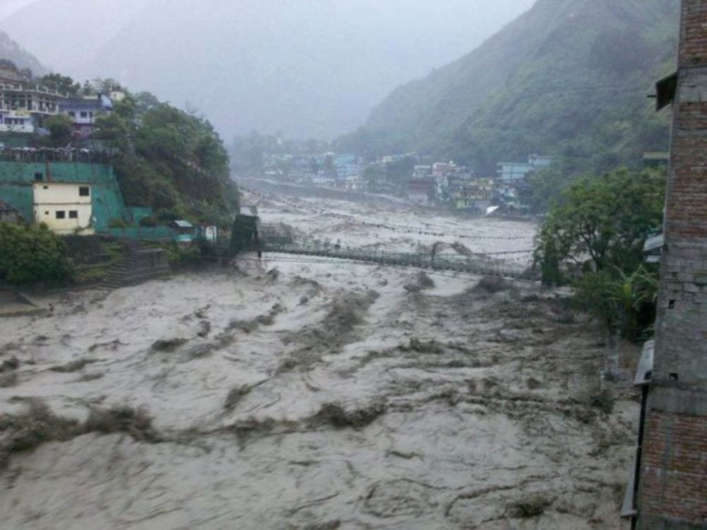 alert in pithoragarh due to increasing Mahakali river water level 