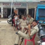 तनाव के बाद तैनात पुलिस