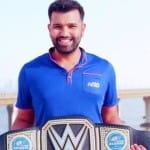 wwe बेल्ट के साथ मुंबई इंडियन्स के कप्तान रोहित शर्मा