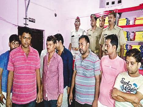 10 gamblers from four districts arrested
