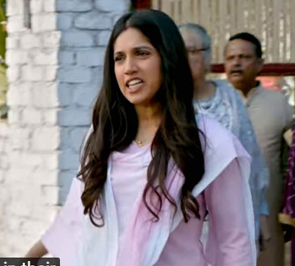 BHUMI PEDNEKAR GETS IN A HEATED ARGUMENT OVER AIR CONDITIONER