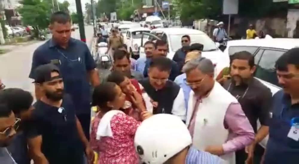 bike hit a minor school girl when chief minister was on traffic
