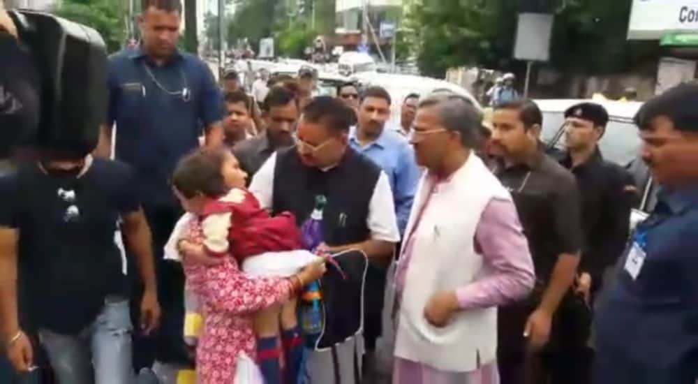 bike hit a minor school girl when chief minister was on traffic