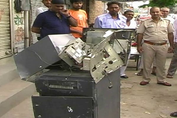 Thieves tried to steal ATMs in bahadurgarh.