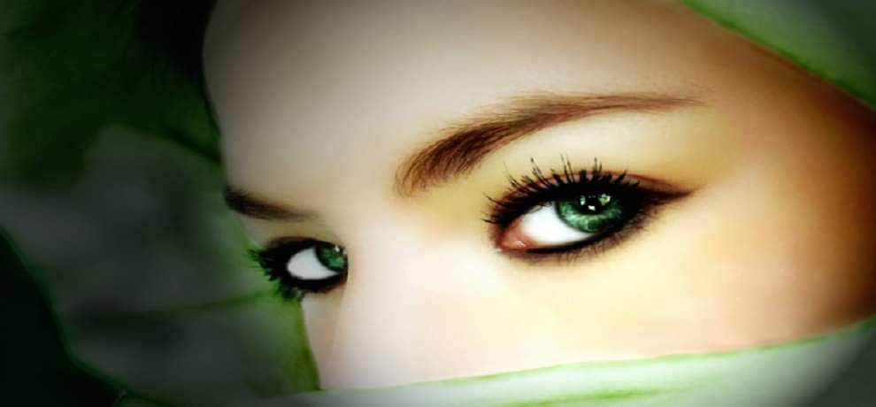 these eye make up make your small eyes more attractive and beautiful