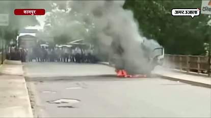 mini truck caught fire due to short circuit and 52 thousands burn in kanpur