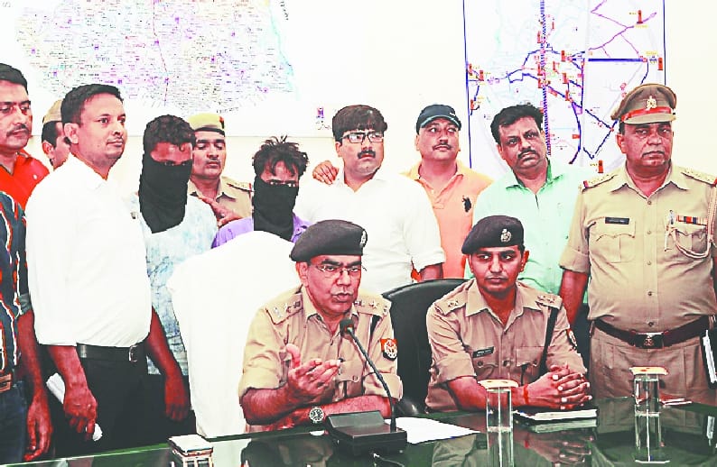 Encounter in police and gangsters