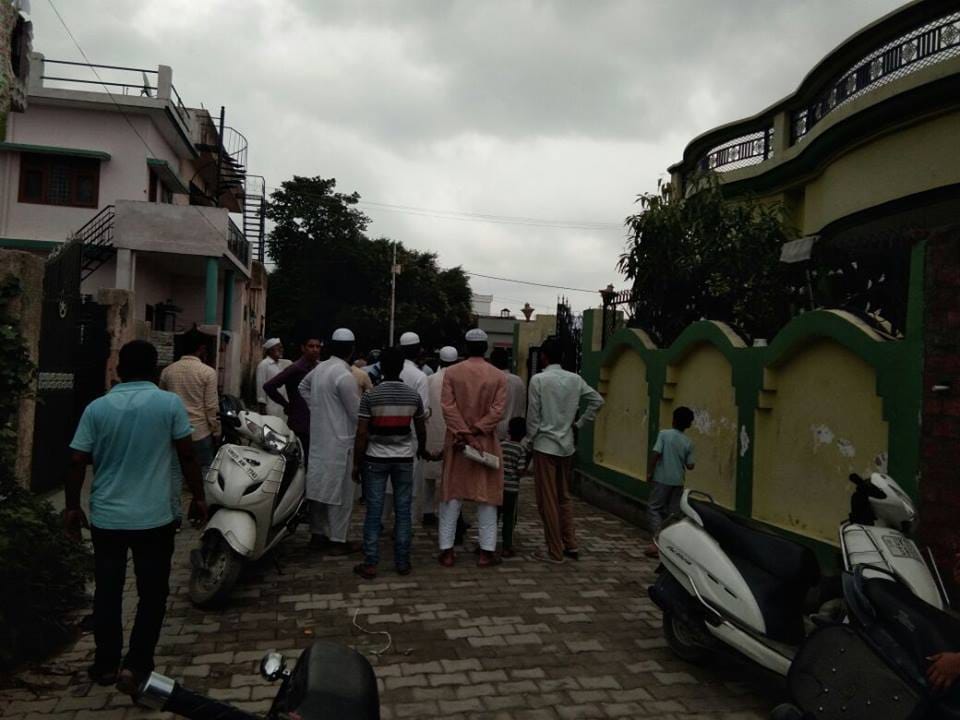 miscreants tried to loot in home