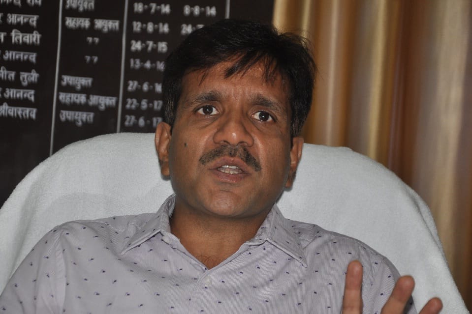 कस्टम कमिश्नर ने व्यापारियों के साथ की बैठक