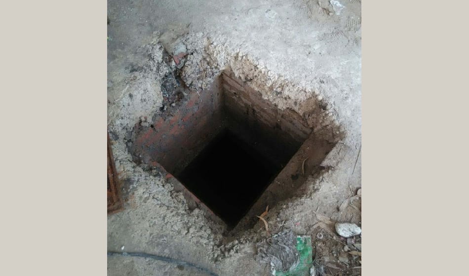   four sanitation workers died in septic tank in delhi 