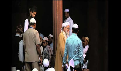 delhi jama masjid shahi imam bukhari writes letter to pm modi to save muslims