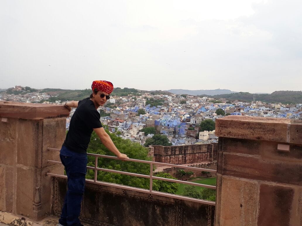 shahrukh khan traditional rajasthani safa 