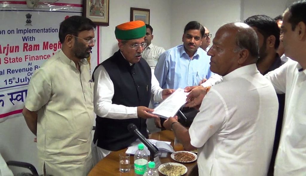 Textile merchants strike ends after meeting with Union minister