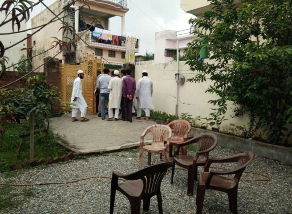 miscreants tried to loot in home