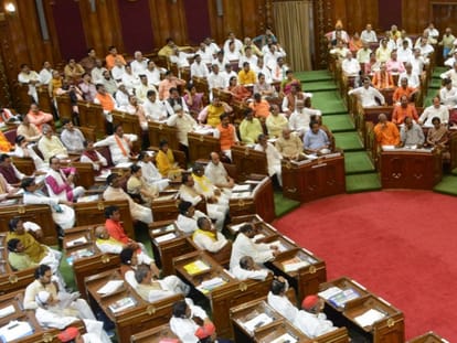 Chief minister yogi adityanath suggestion on security of UP vidhanbhawan.
