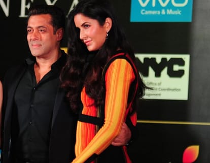katrina kaif celebrated her birthday on iifa stage, whole stadium sang birthday song for her