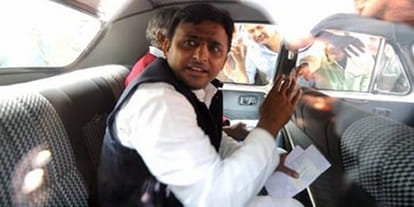 akhilesh yadav says bjp government withdraws all the security 