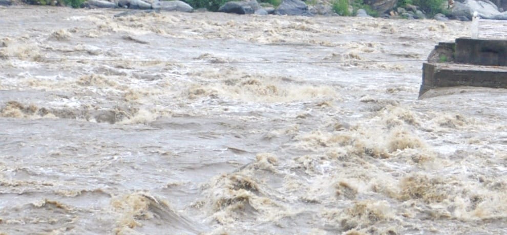 Himachal Kullu Two boys swept away in swollen Beas river