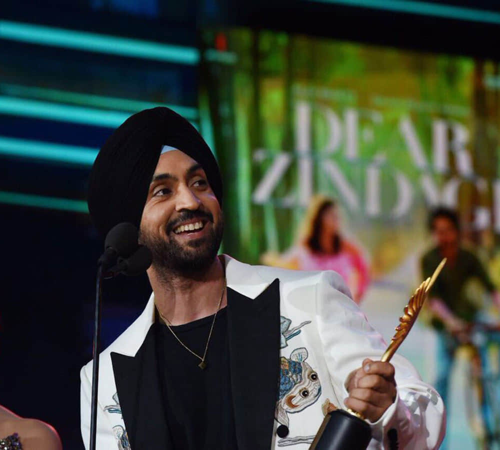IIFA Awards 2017 New York Shahid Kapoor Alia Bhatt Wins Best Actor Neerja Best Film Full Winner List
