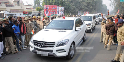 akhilesh yadav says bjp government withdraws all the security 