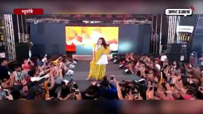 diya mirza fashion show in time square new York and also talk about ar rehman 