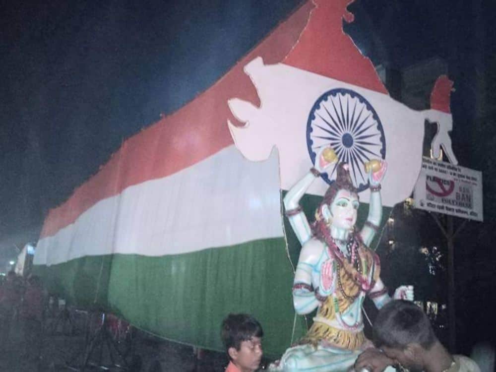 kanwers make national flag for indian soldiers 