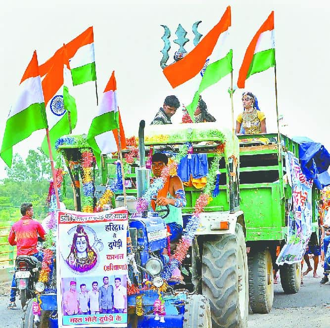 kanwers make national flag for indian soldiers 