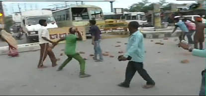 STONE PELTING ON POLICE IN GORAKHPUR