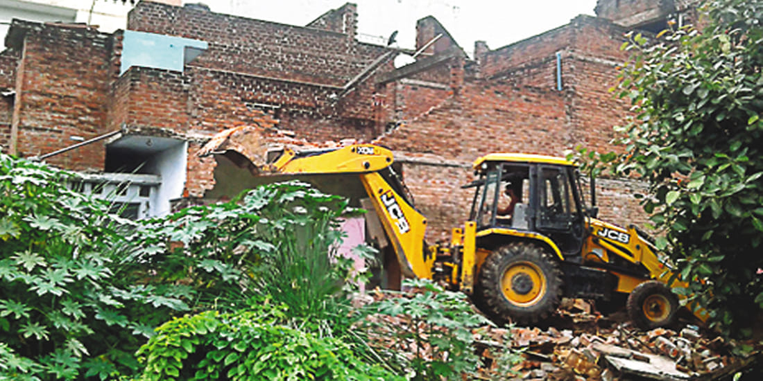 bulldozers run on illegal occupation
