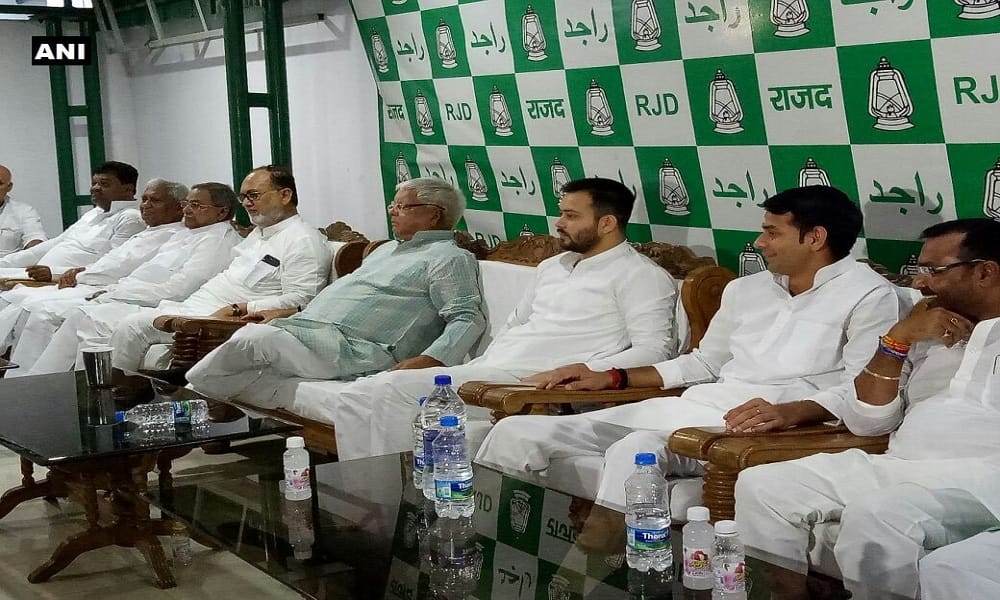JDU MLAs meeting begins at Bihar CM Nitish Kumar's residence