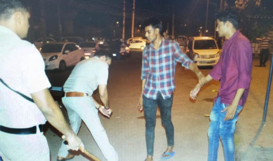 one drunk man created whole night drama at gurugram mg road