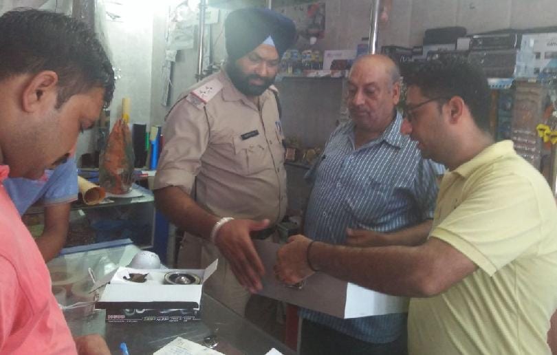 Theft of millions of cars in the car accessories store