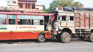 truck bus clash