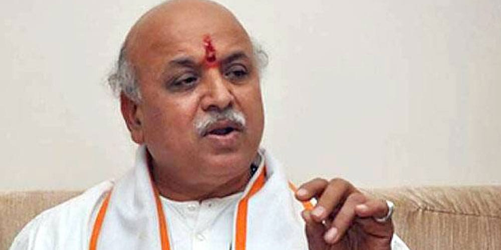 lashkar e taiba terrorist want to kill praveen togadia and bala saheb 