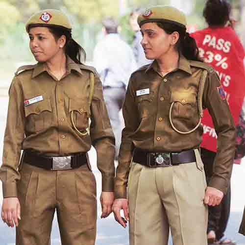 job vacancies for graduates in delhi police 45000 salary