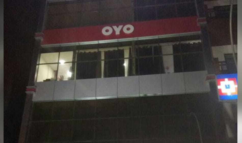 oyo rooms owner Ritesh Agarwal school dropout but now a crorepati business man