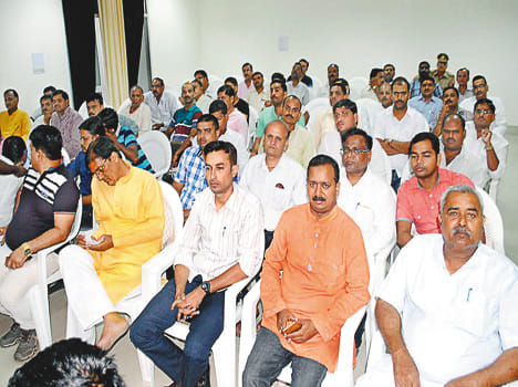 bajar prahari will help traders