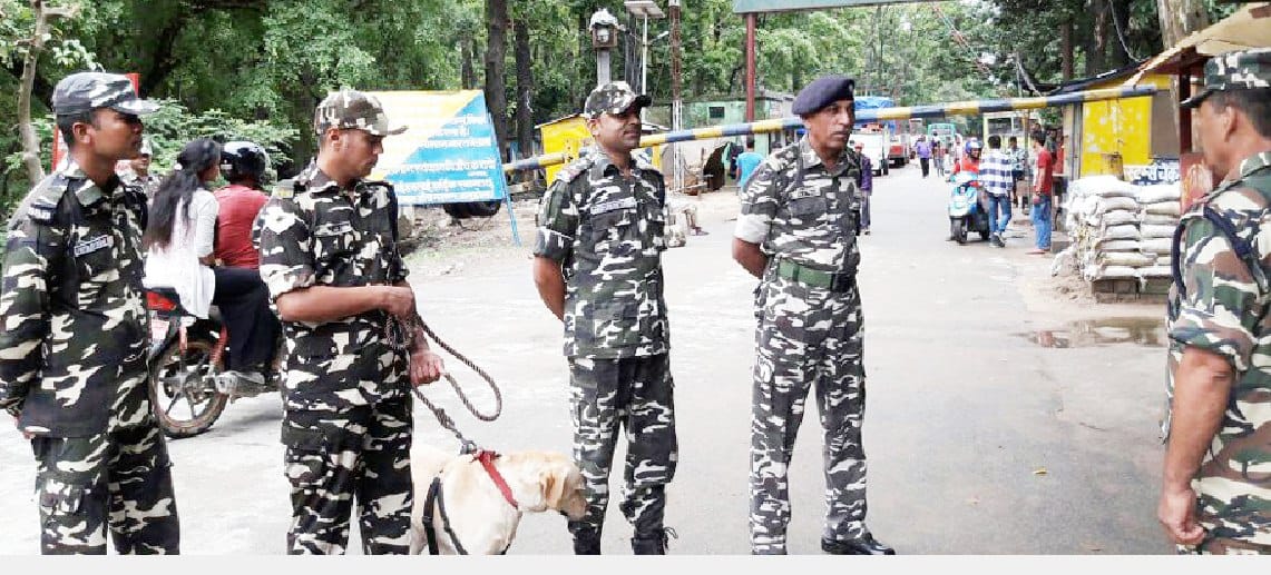  II on the instructions of the IG Senanayak inspected the border