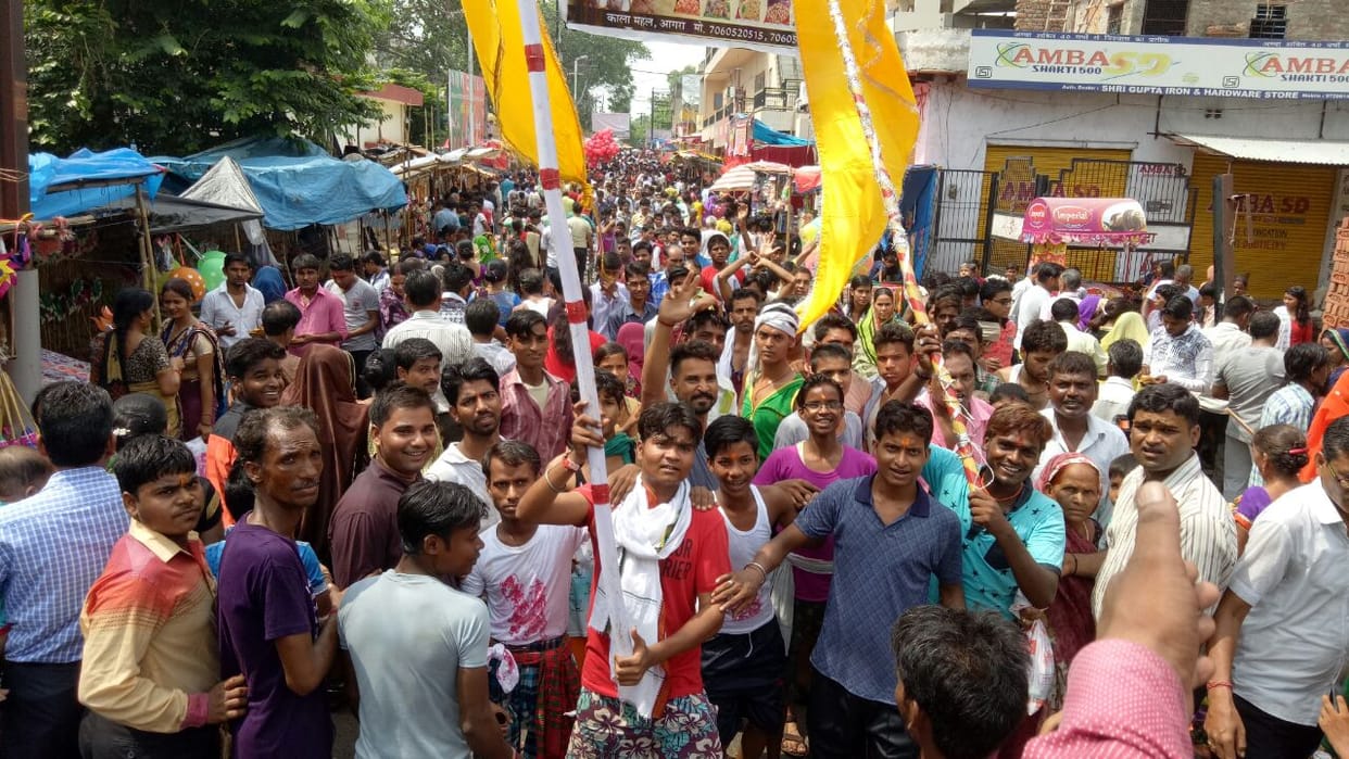 devotees gathered in balkeshwar mela agra