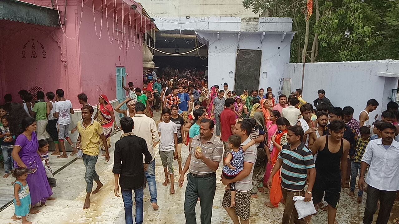 devotees gathered in balkeshwar mela agra
