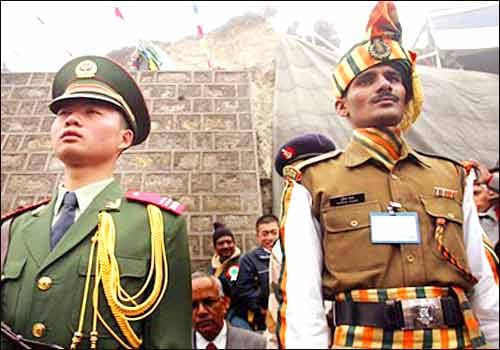  China warns, India withdraws its troops