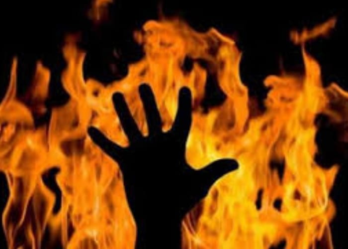daughter-in-law and her daughter burnt by in laws for dowry in faizabad