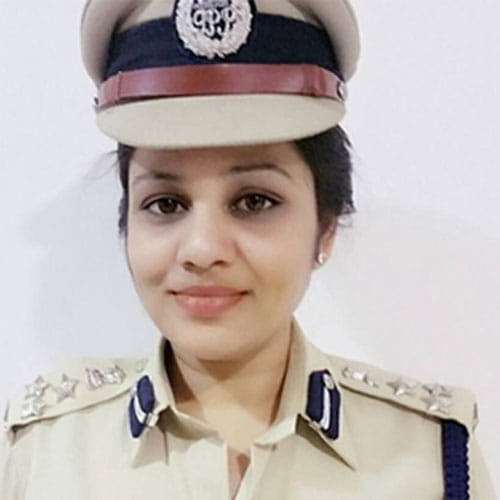 DIG D roopa who took step against sasikala was in news many times for strict actions