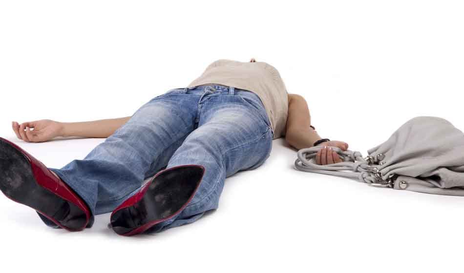 six people from one family found fainted in train at delhi station