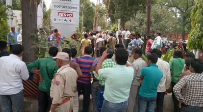 three workers of Odisha died in agra due to electric current