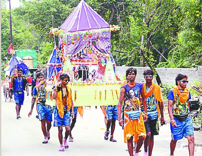 Only after the rains did the movement of the Kanvadi