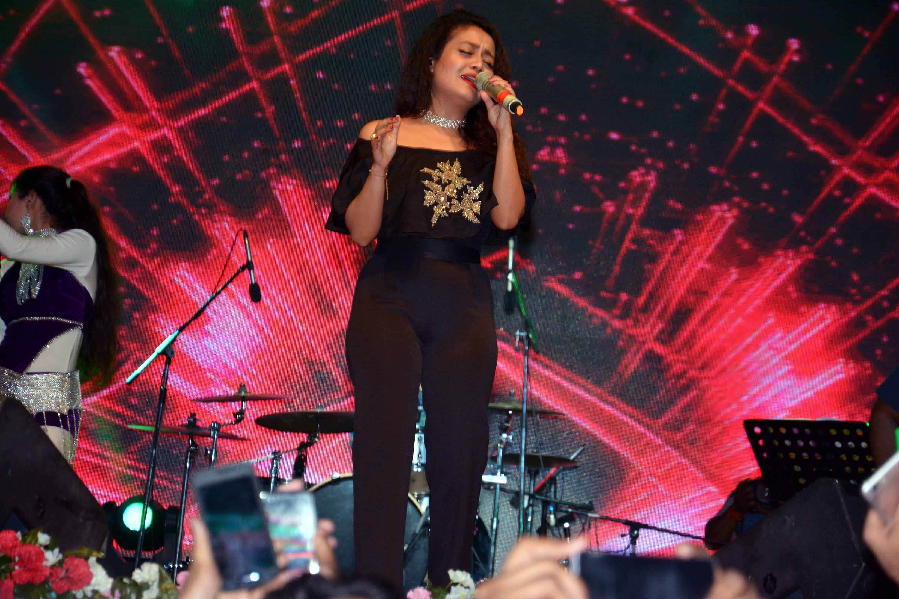 Indian Idol 12: Neha Kakkar Reveals Her Anxiety Issues Before Performances Says Its Disturbed Me A Lot